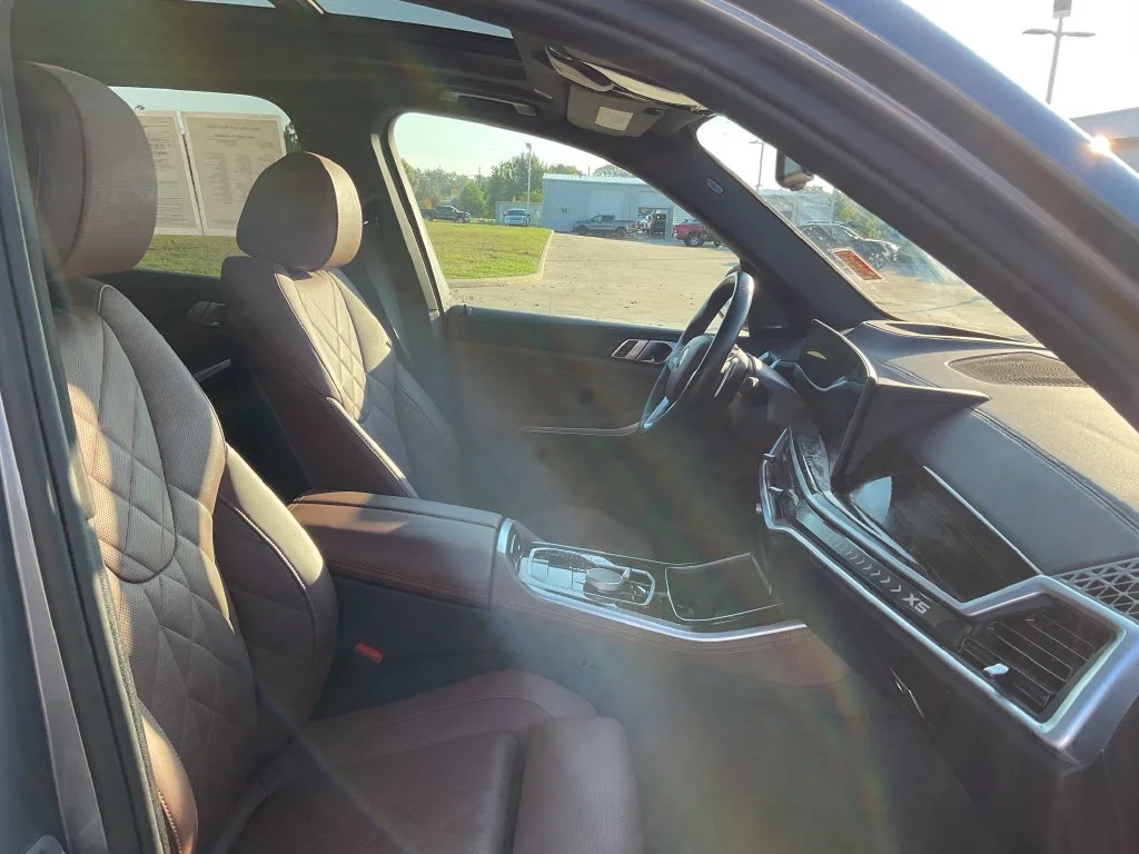 Used 2026 Gray BMW sDrive40i image 18