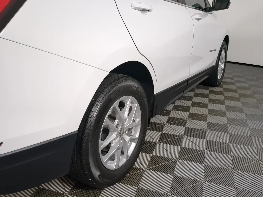Used 2023 Summit White Chevrolet LT image 8