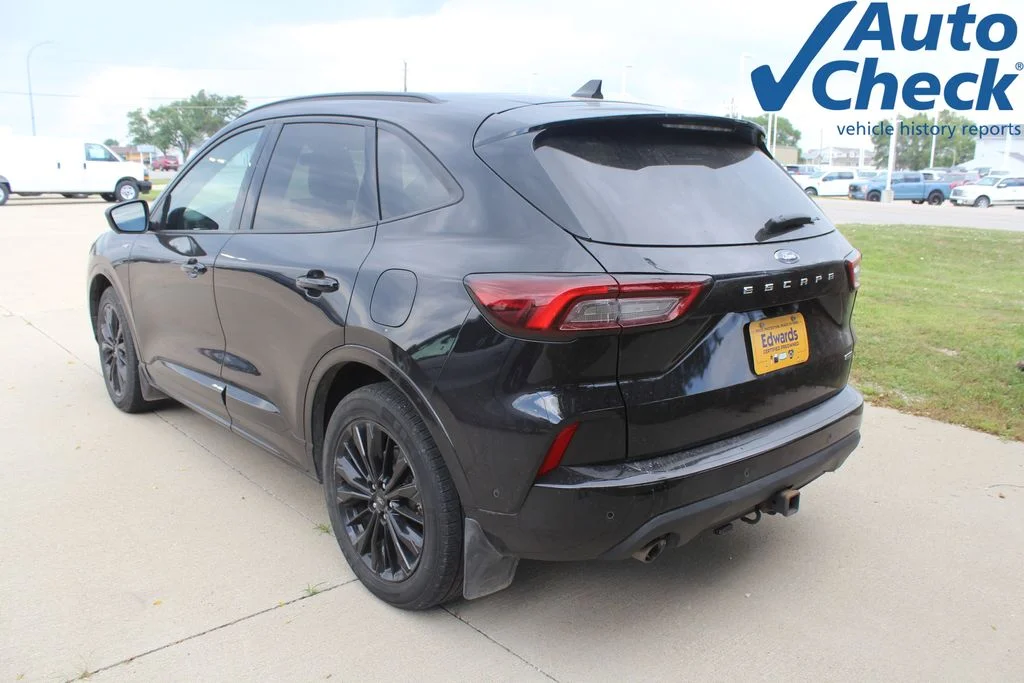 Used 2023 Black Ford ST-Line Elite image 3