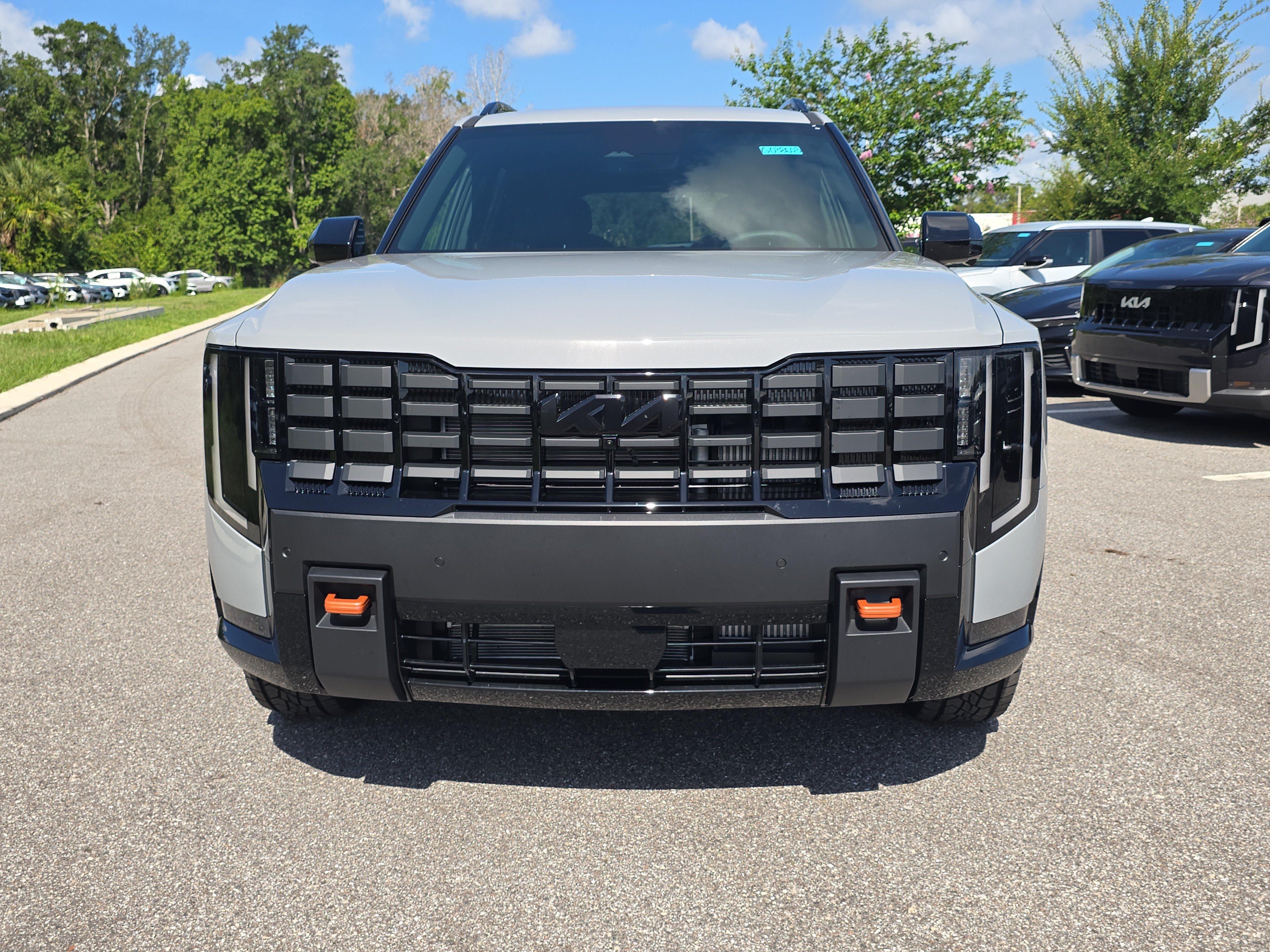 New 2027 Wolf Gray Kia X-PRO SX image 3