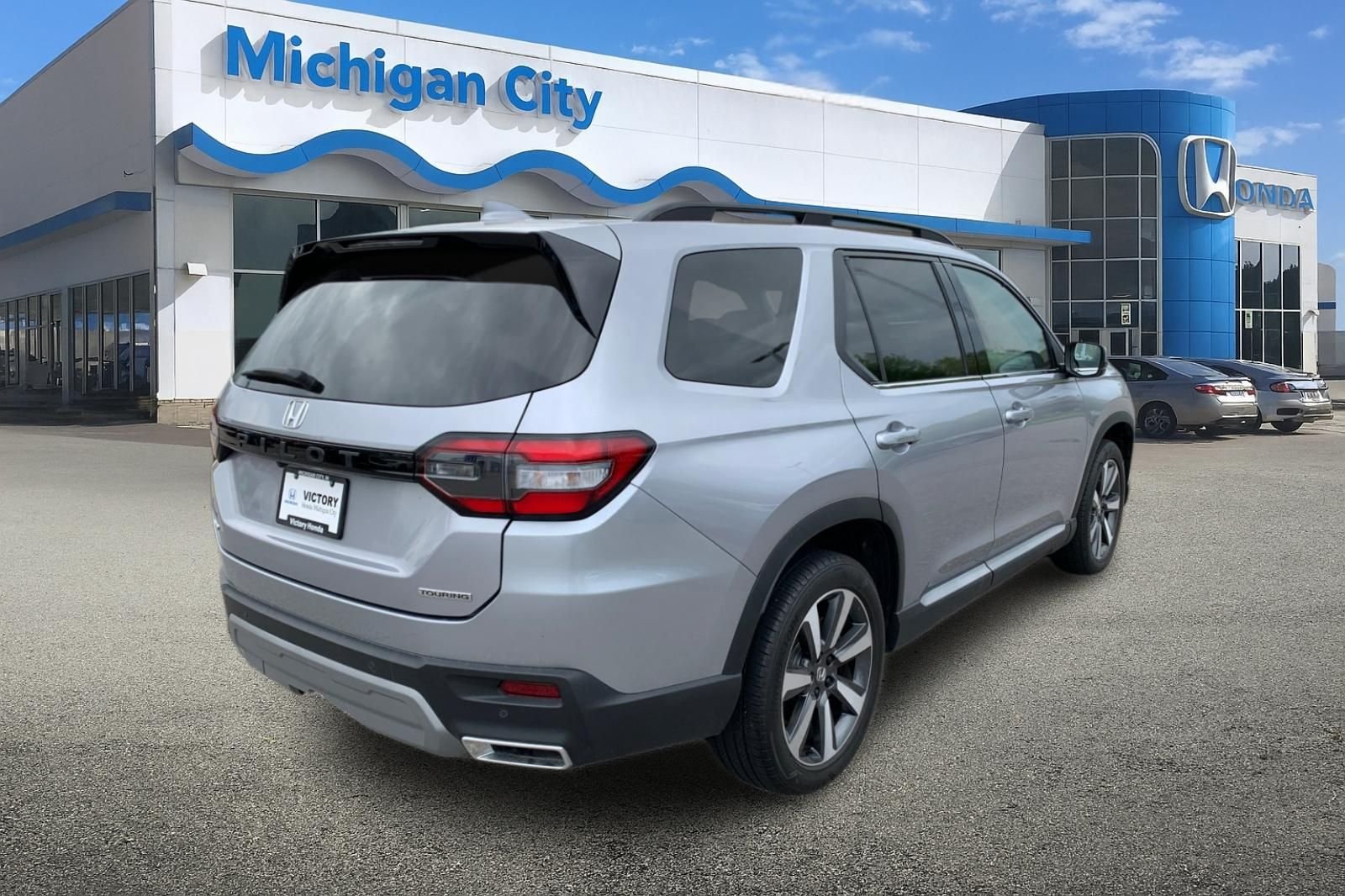 Certified Used 2023 Silver Honda Touring image 5