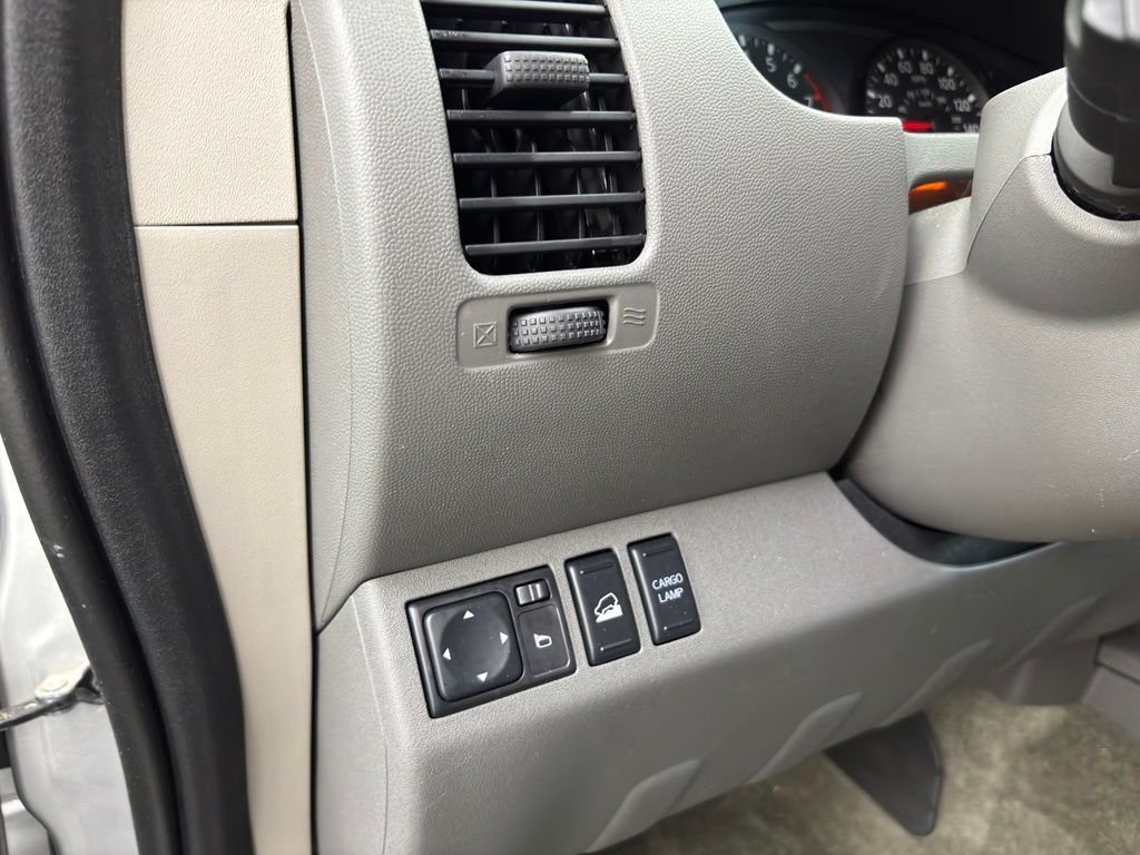 Used 2014 Silver Nissan SV image 20