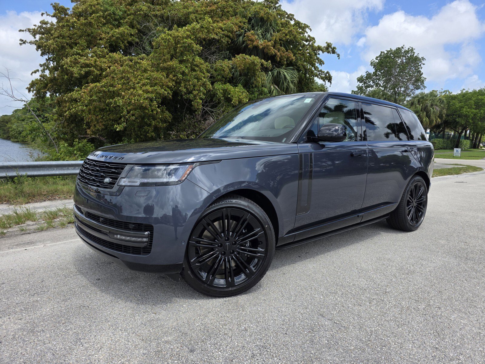 2026 Land Rover Range Rover 4.4 Autobiography LWB 5's photo
