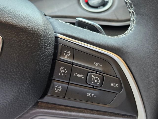 Used 2025 Silver Jeep Limited image 12