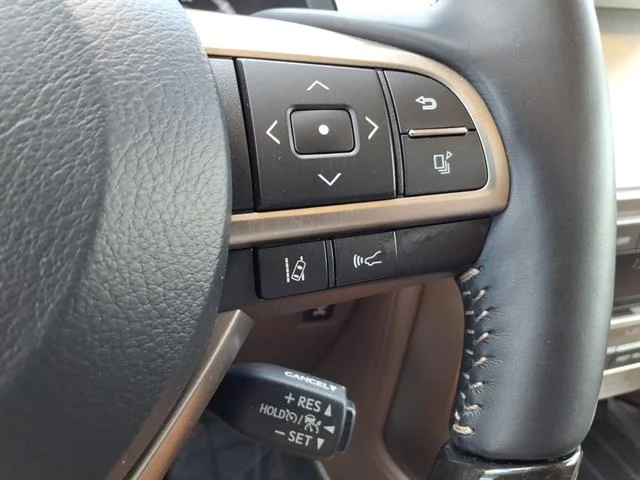 Used 2020 Starfire Pearl Lexus Luxury image 30