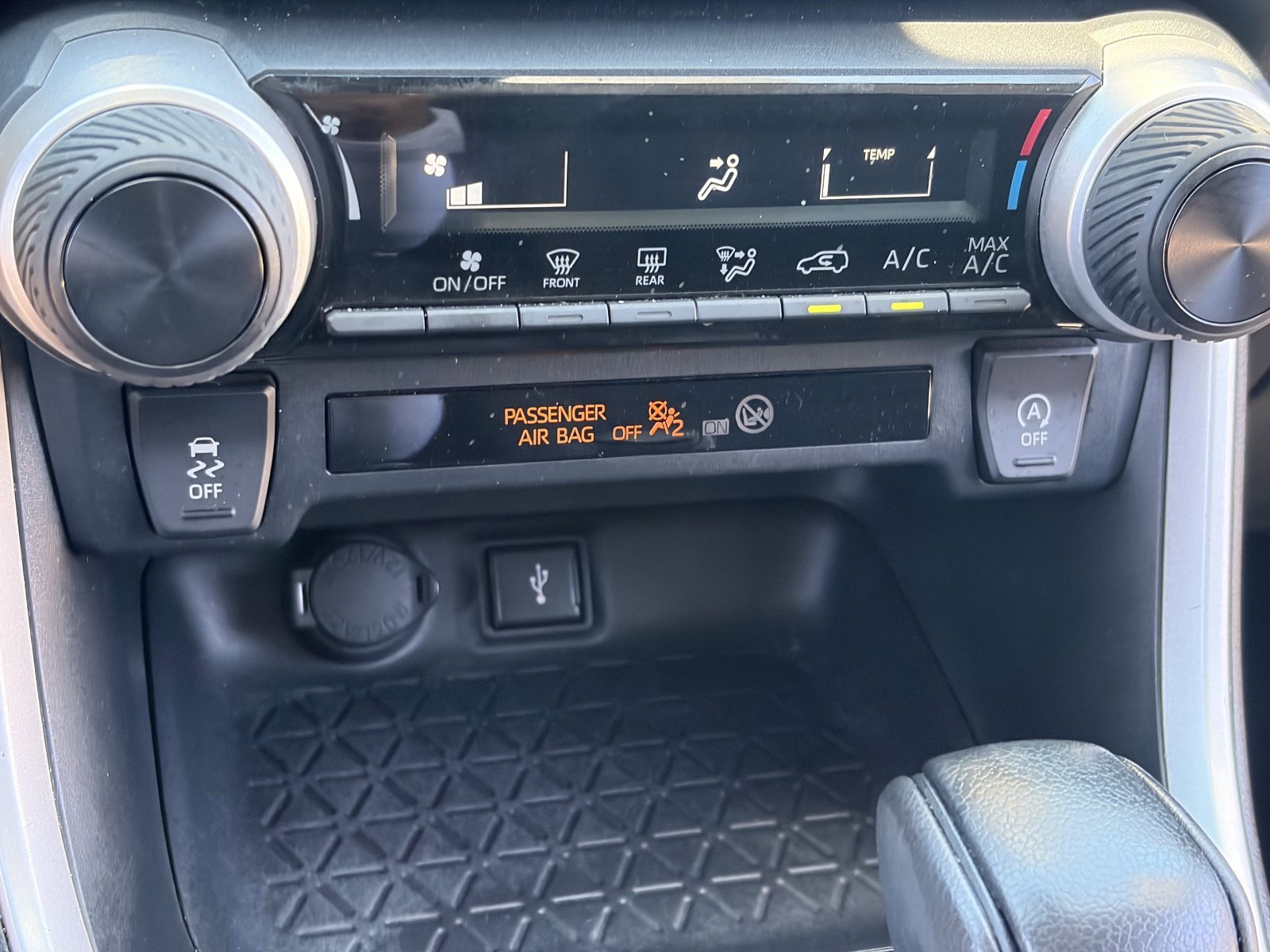 Used 2022 Silver Toyota LE image 17