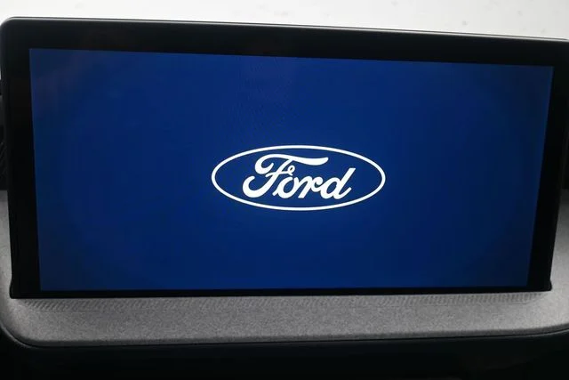 New 2026 Azure Gray Metallic Tri-Coat Ford XLT image 10