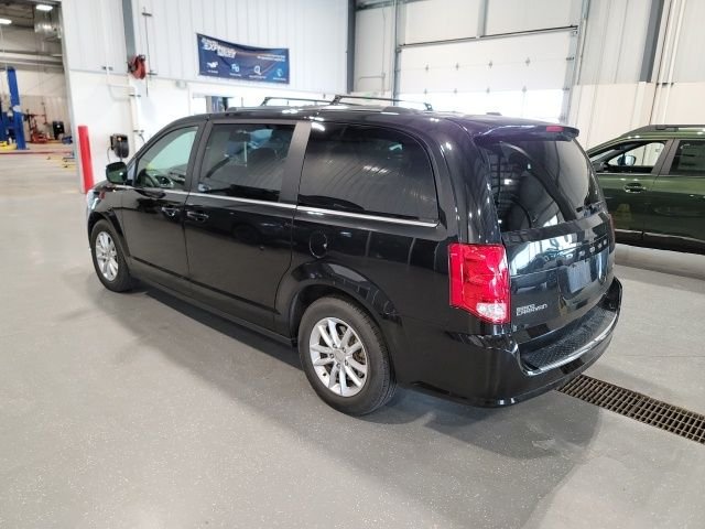 Used 2020 Brilliant Black Crystal Pearlcoat Dodge SXT image 5