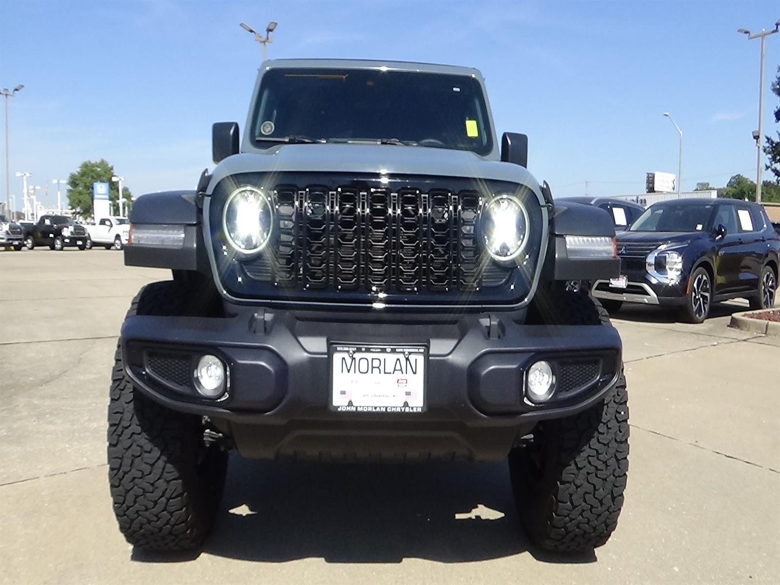 Certified Used 2024 Anvil Clear Coat (pds) Jeep Willys image 4