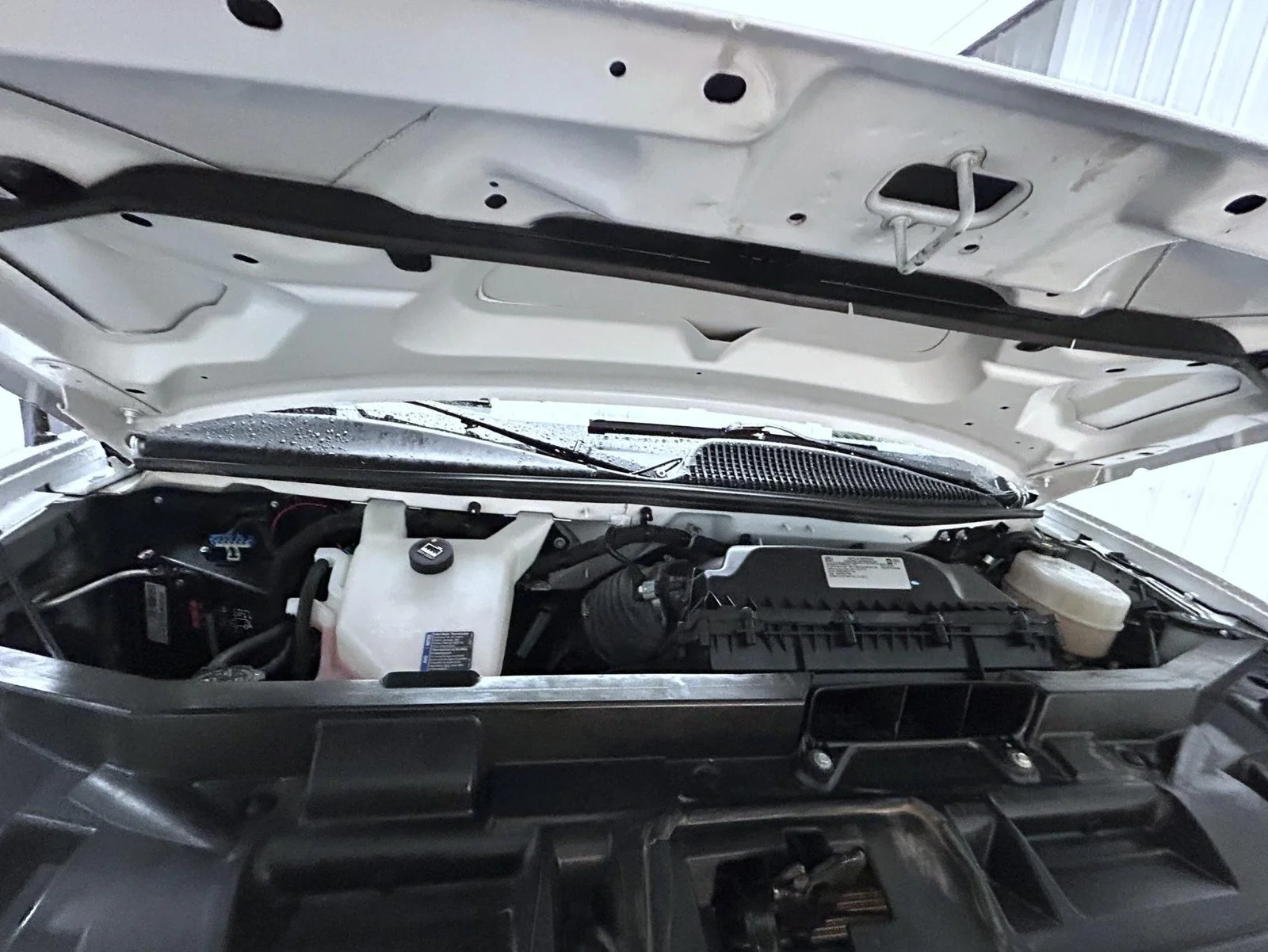Used 2025 White Chevrolet LT image 23