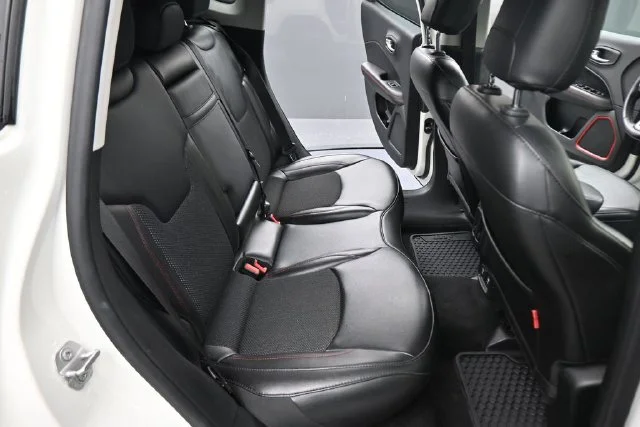 Used 2020 White Jeep Trailhawk image 16