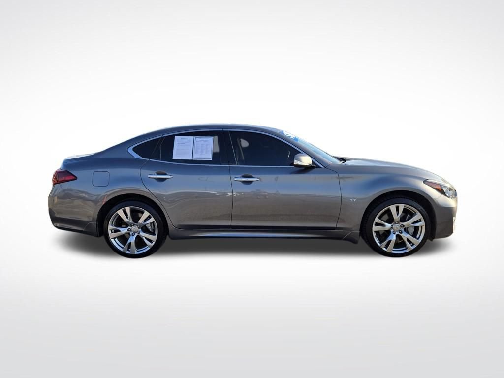 Used 2016 Gray INFINITI 3.7X image 2