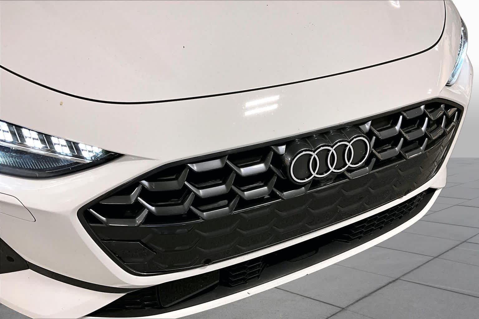 Used 2025 Arkona White Audi Premium Plus image 32