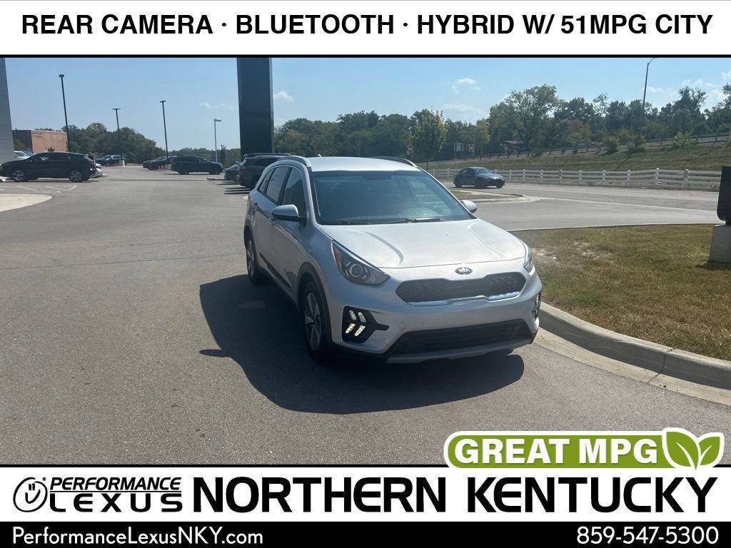 Used 2020 Silky Silver Kia LX image 1
