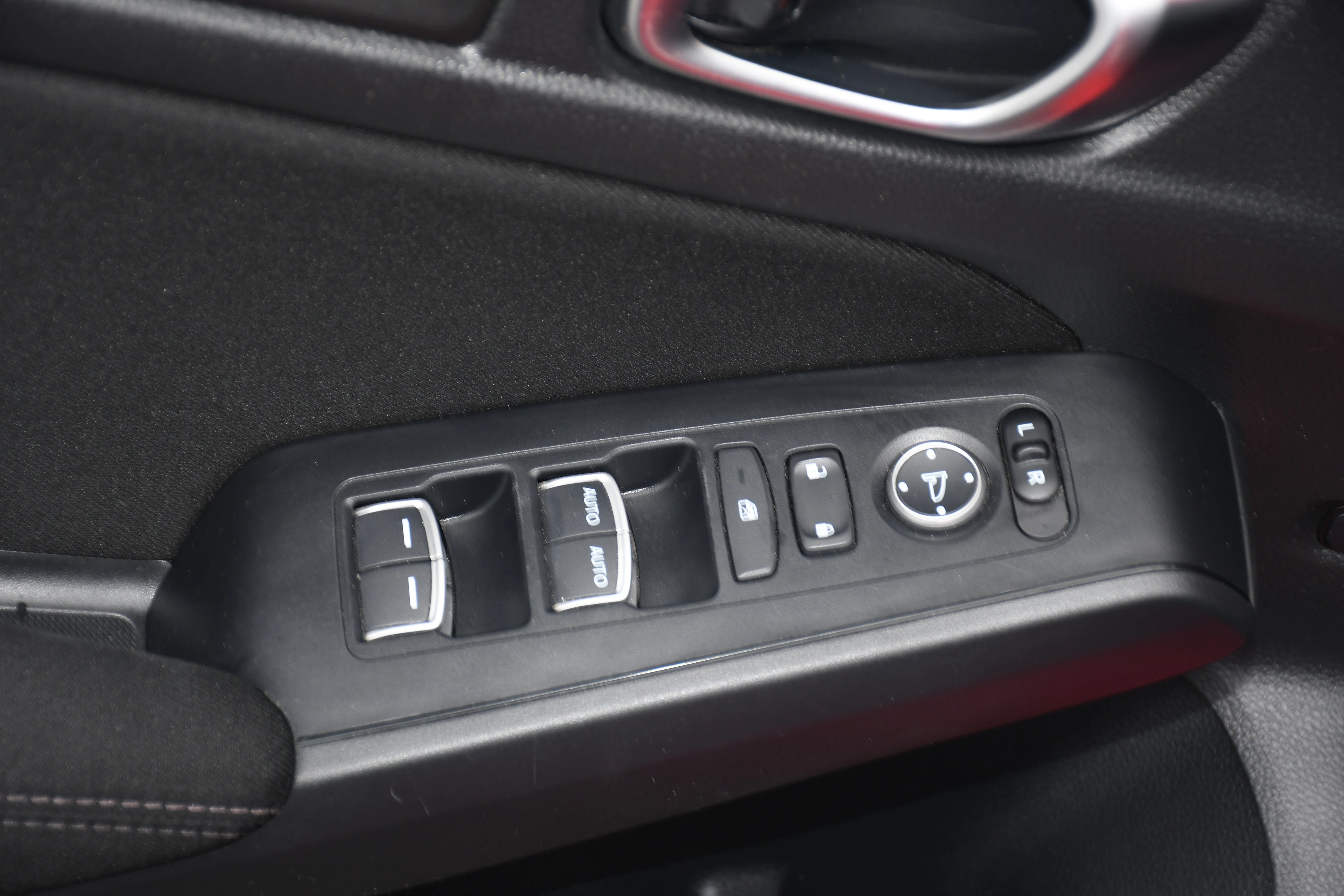 Used 2024  Honda Sport image 9