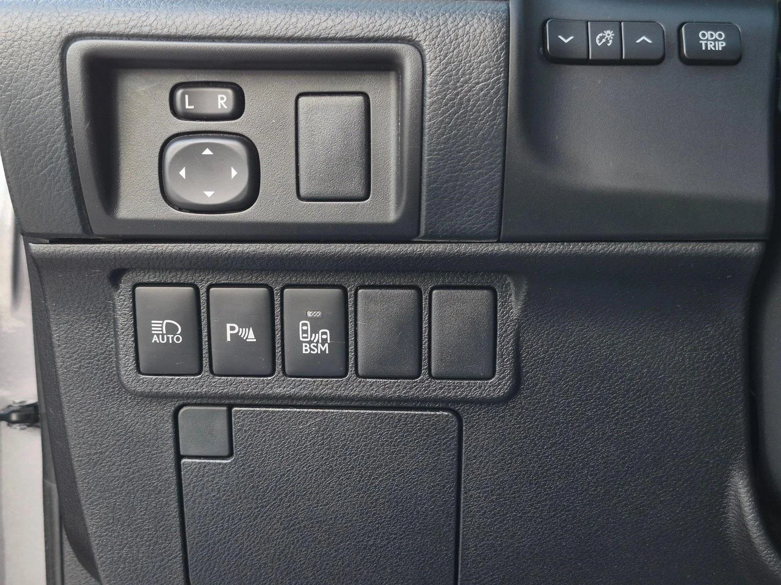 Used 2016 Nebula Gray Pearl Lexus  image 9