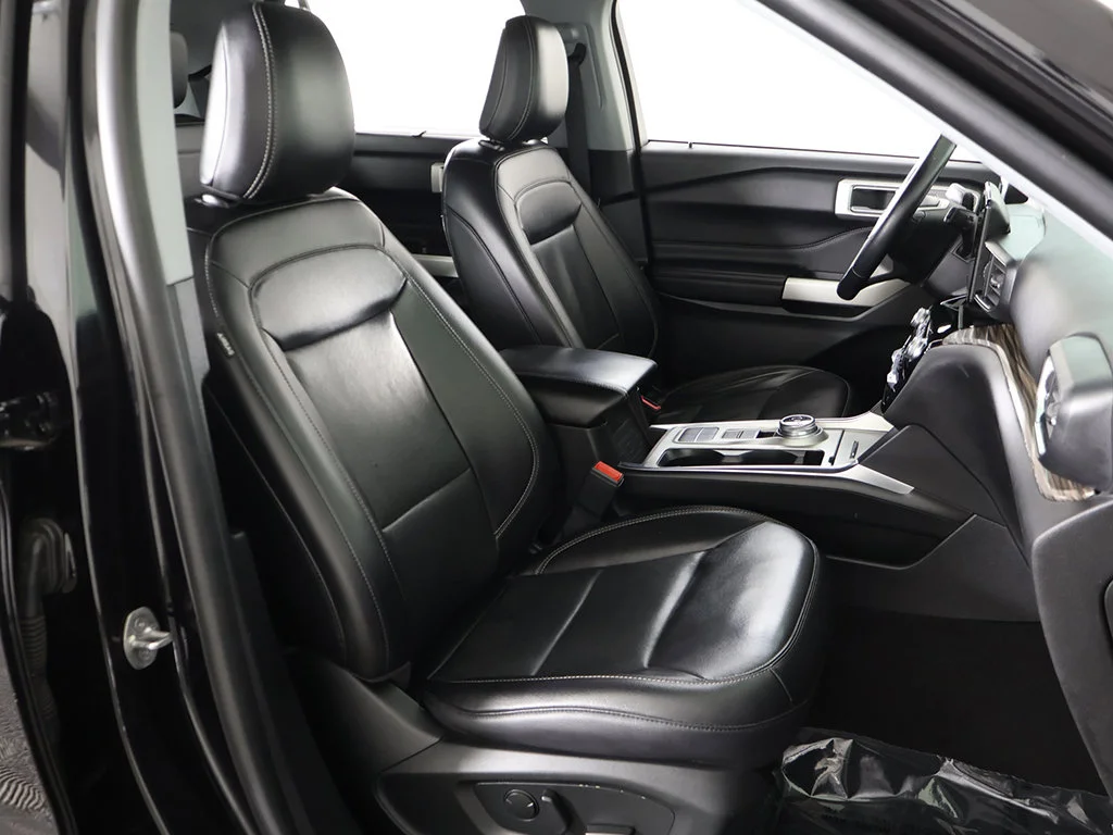 Used 2022 Black Ford Limited image 34