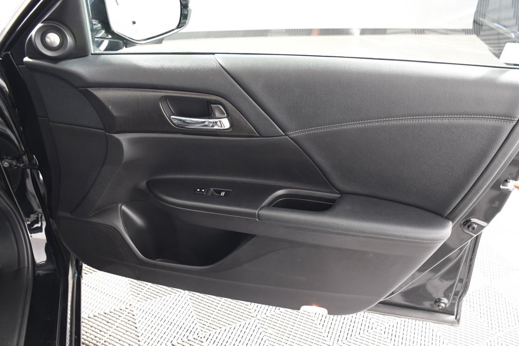 Used 2015 Crystal Black Pearl Honda EX-L image 18