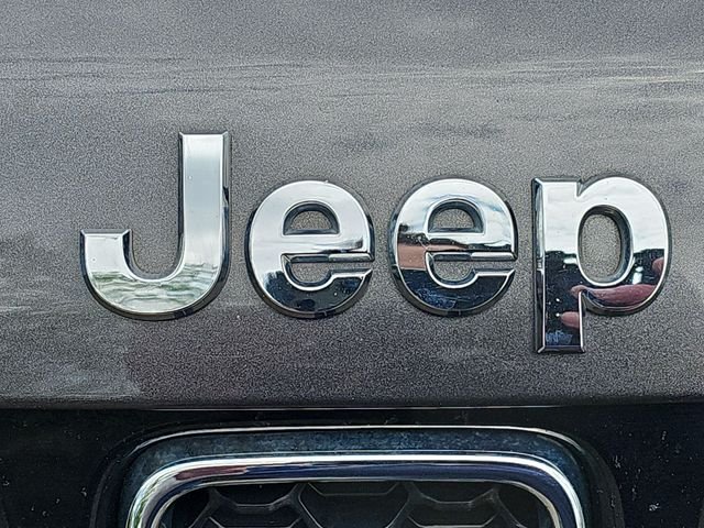 Used 2019 Gray Jeep Latitude image 35