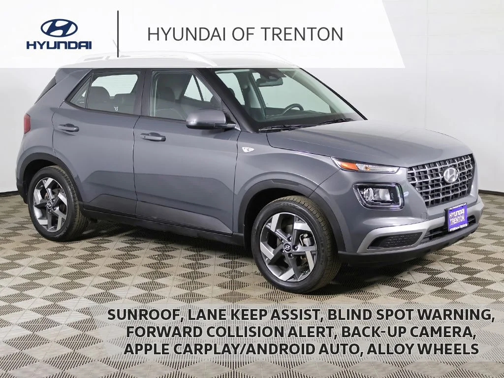 2024 Hyundai Venue SEL IVT's photo
