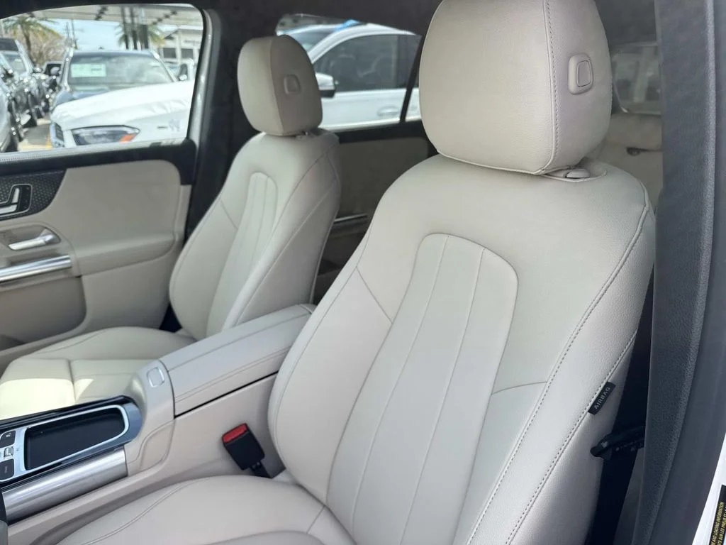 Certified Used 2026 White Mercedes-Benz GLA 250 image 9