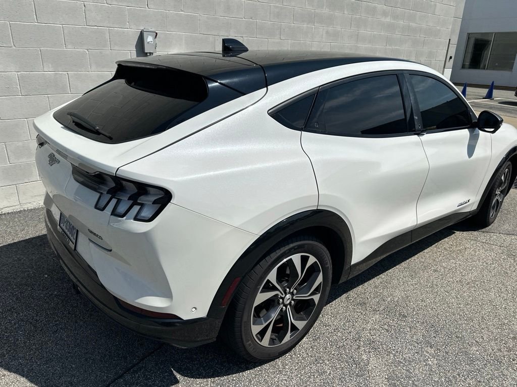 Used 2021 White Ford Premium image 4