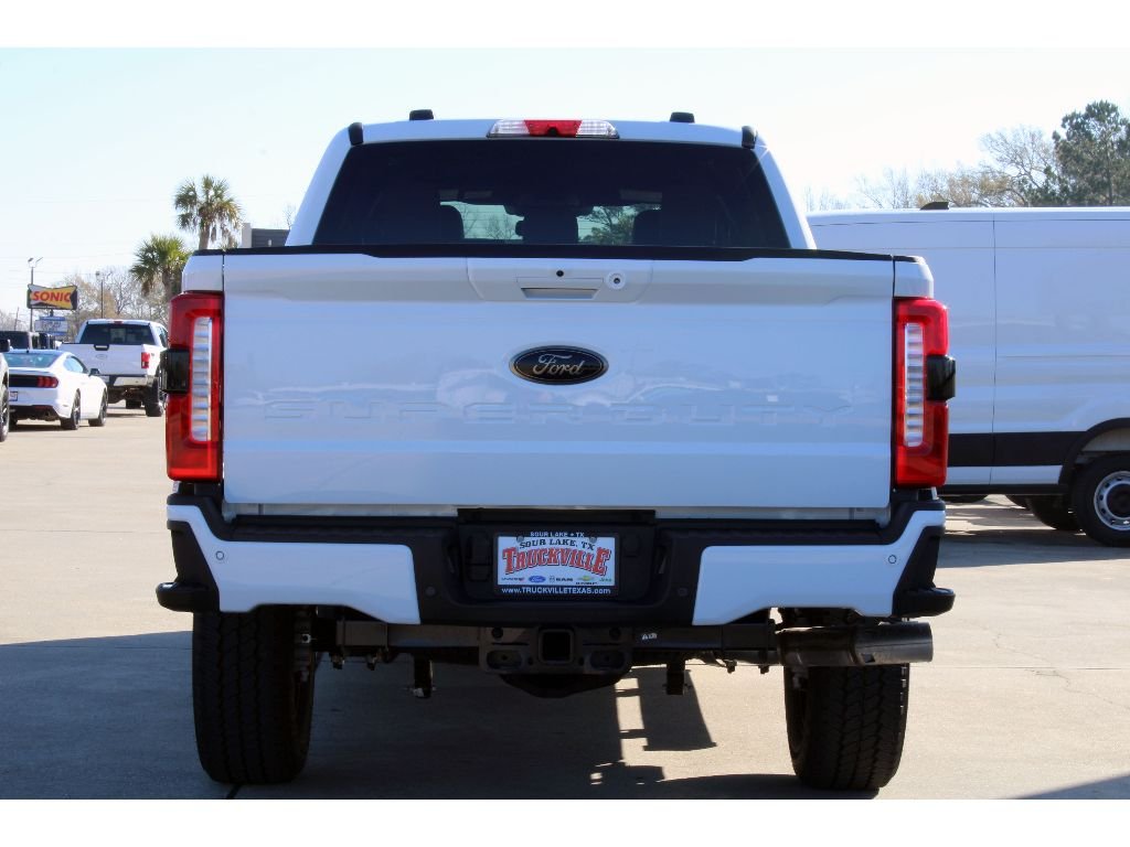 New 2026 Oxford White Ford LARIAT image 28