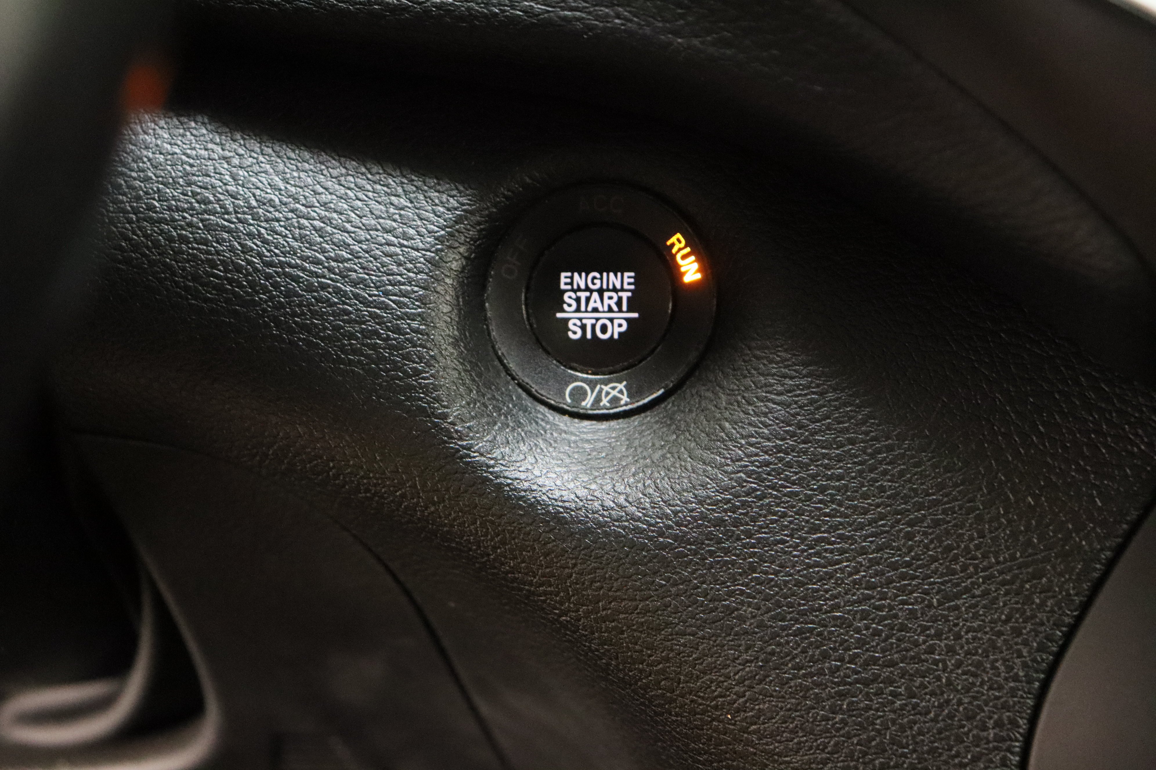 Used 2021 Diamond Black Crystal Pearlcoat Jeep Latitude Plus 2.4L image 18