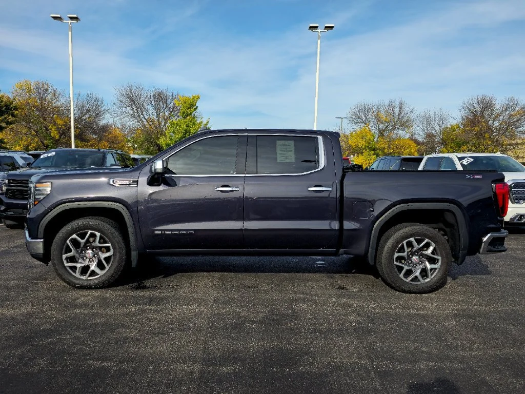 2023 GMC Sierra 1500 SLT - Photo 11