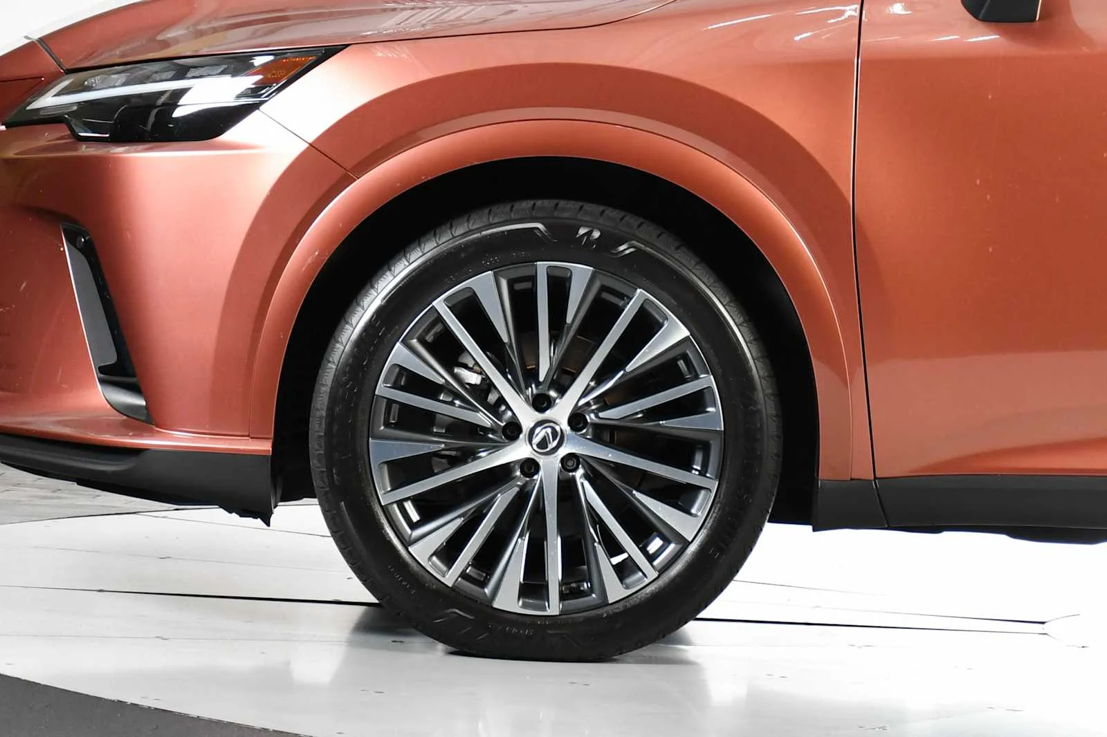 Used 2025 Copper Crest Lexus Premium Plus image 10