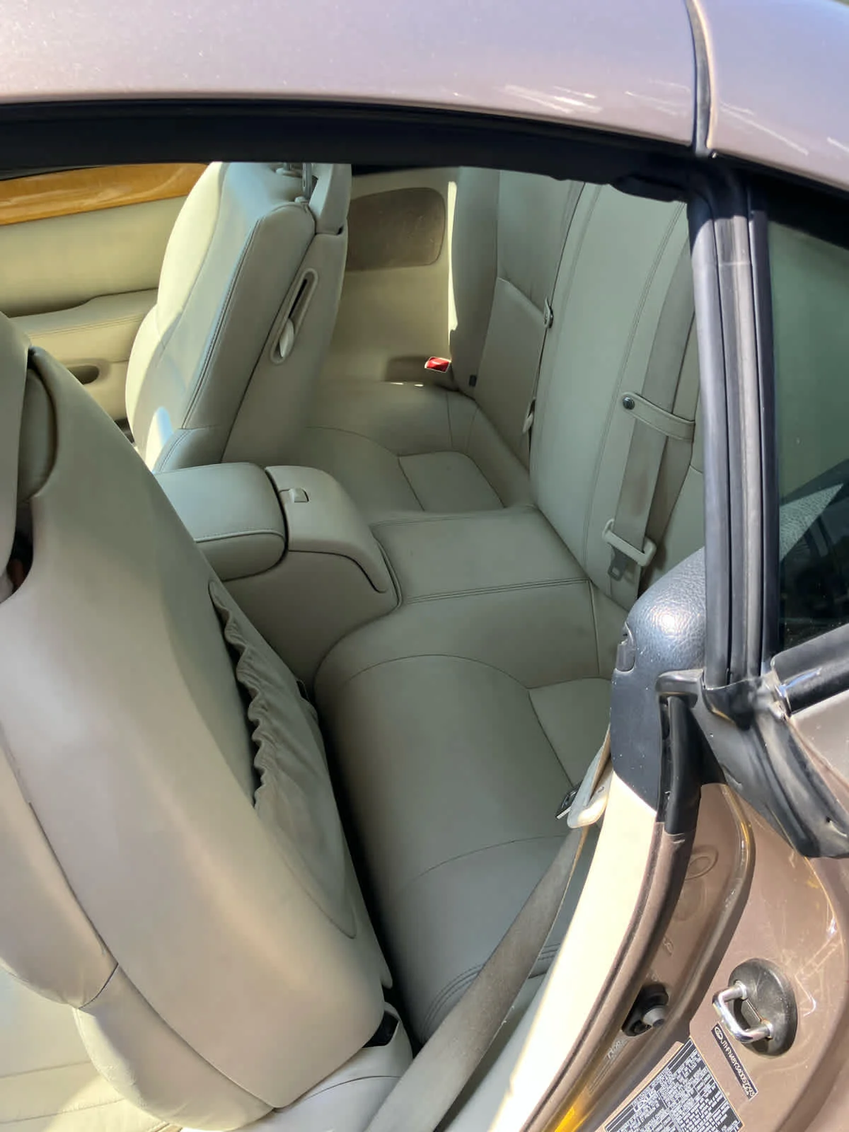 Used 2004 Egyptian Sand Pearl Lexus  image 14