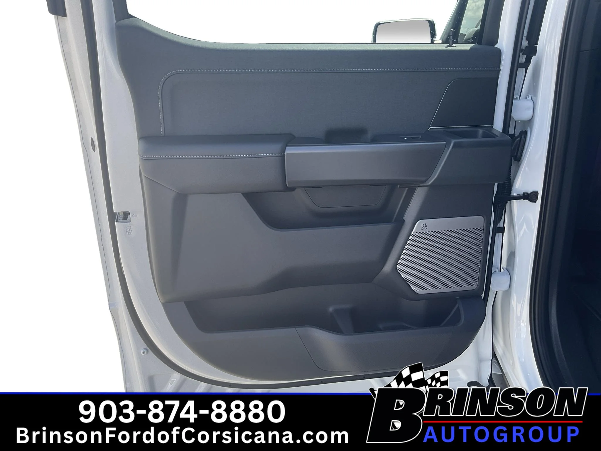 New 2026 Oxford White Ford LARIAT image 6