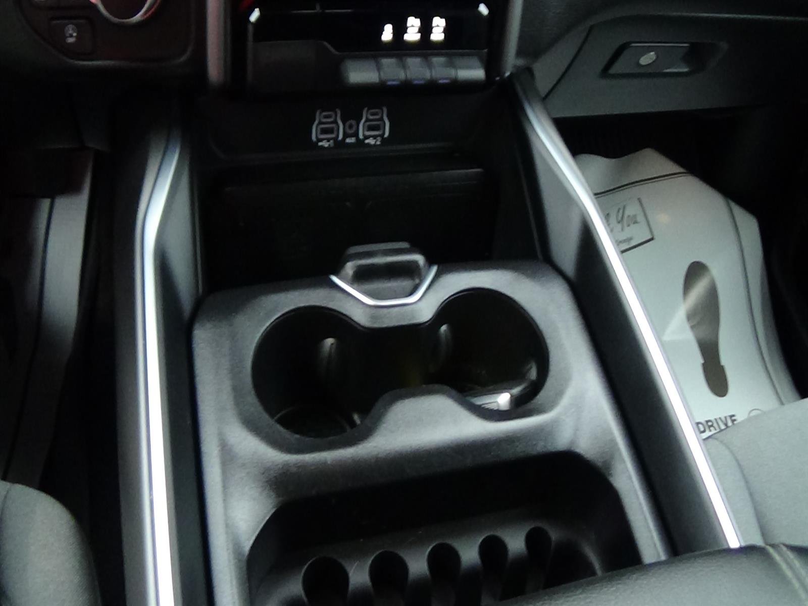 Used 2025 Bright White Clear Coat (pw7) RAM Big Horn image 37