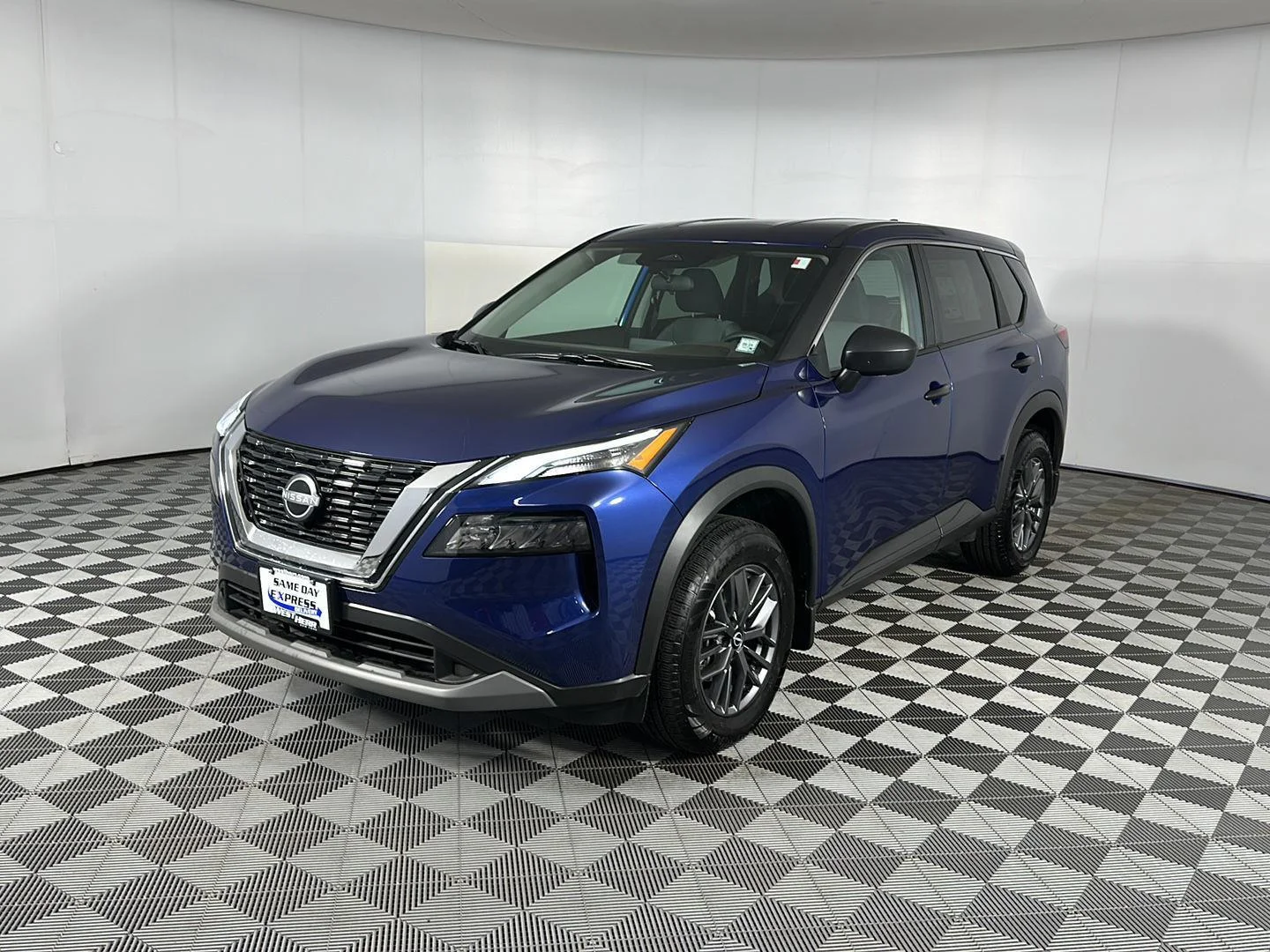 Used 2022 Caspian Blue Metallic Nissan S image 16