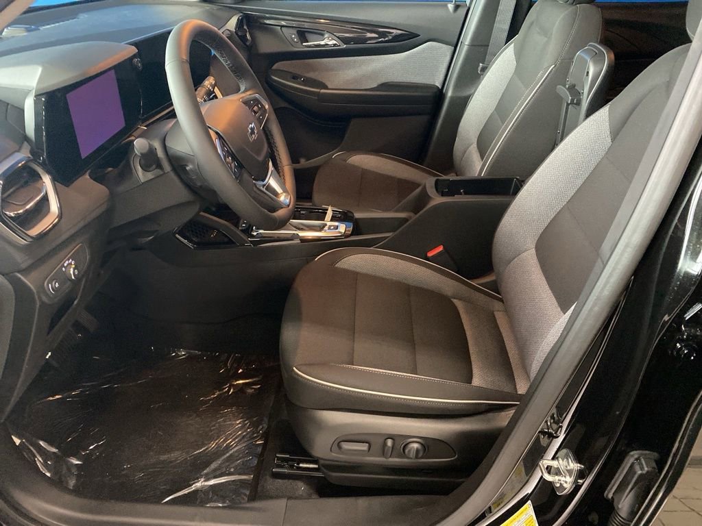 New 2026 Mosaic Black Metallic Chevrolet LT image 8