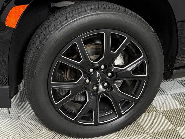 Used 2023 Black Chevrolet High Country image 4