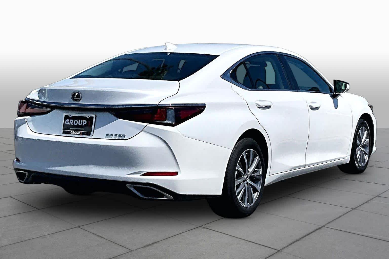 Certified Used 2021 Eminent White Pearl Lexus  image 13