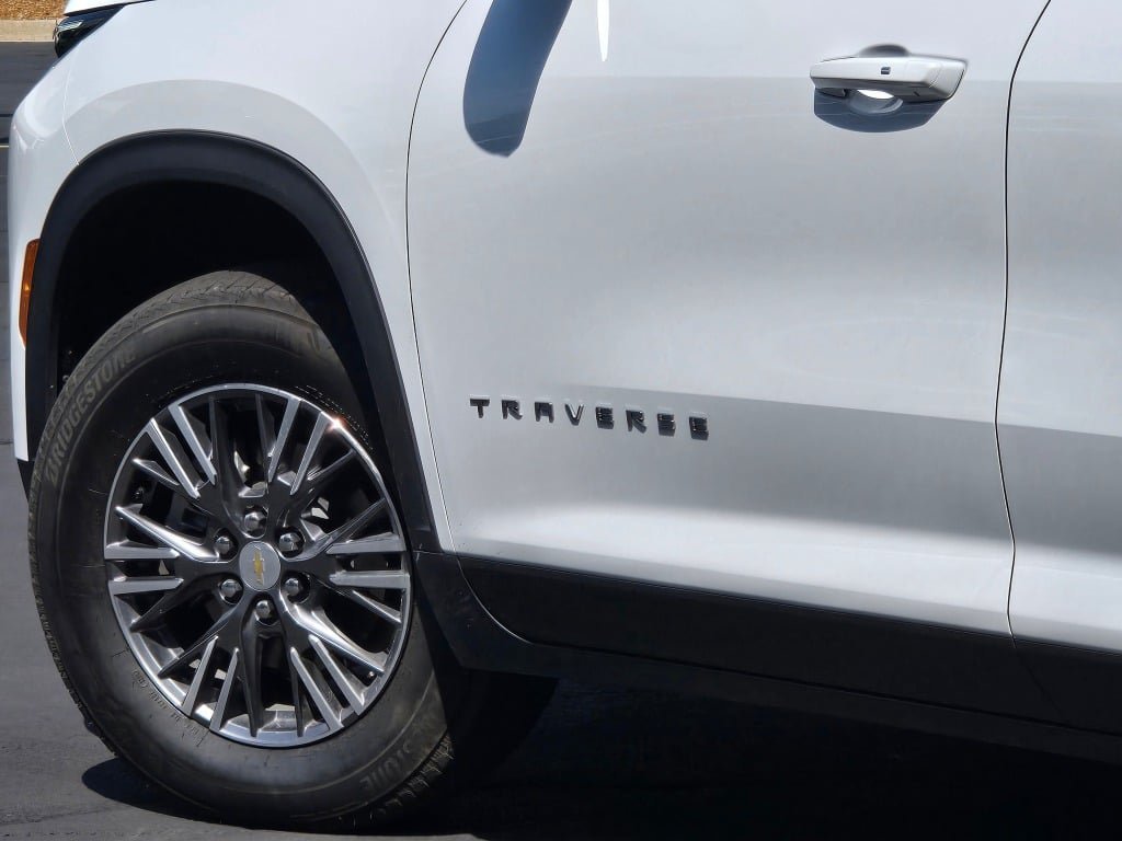 2026 Chevrolet Traverse LT - Photo 16