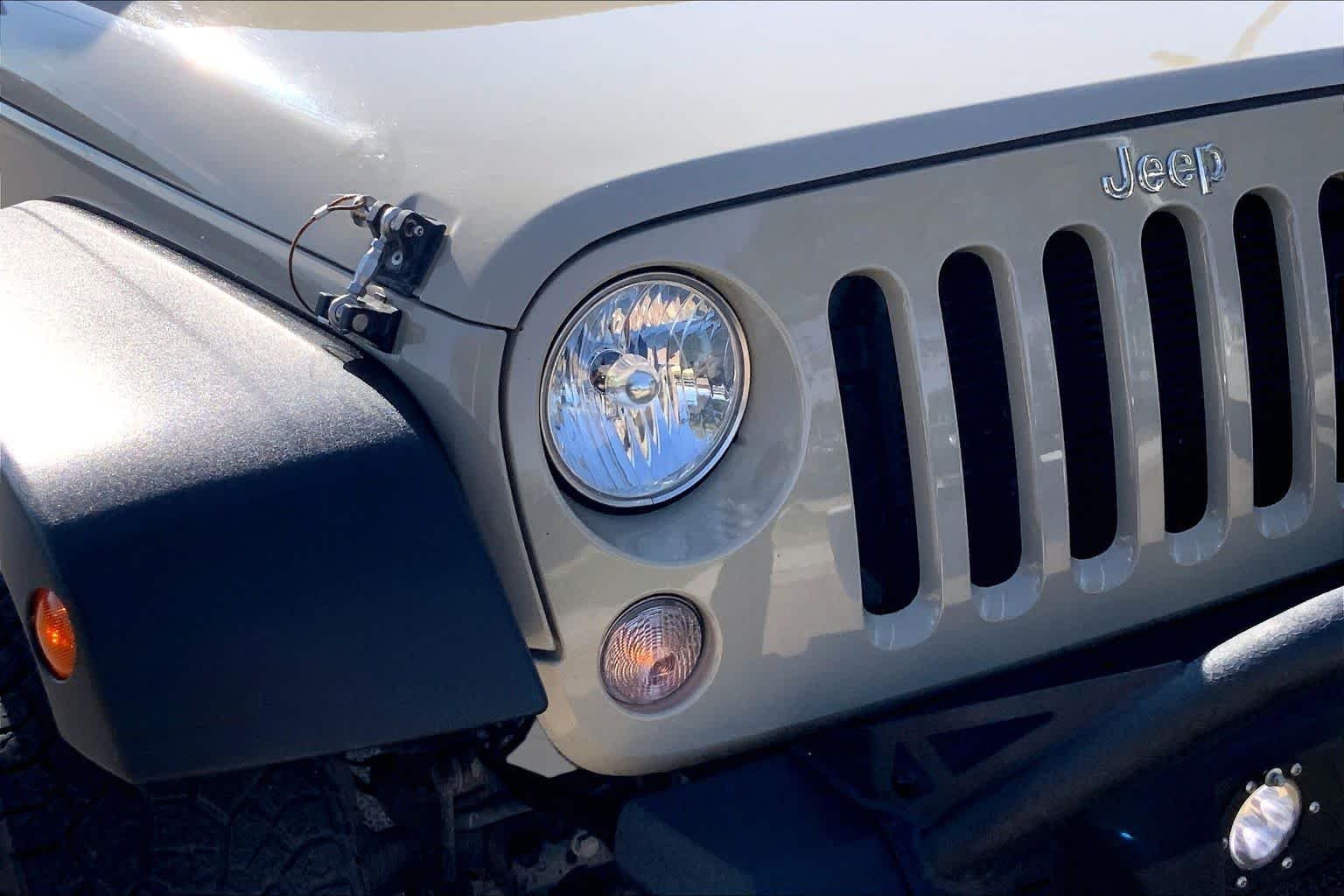Certified Used 2017 Gobi Clearcoat Jeep Sport image 28