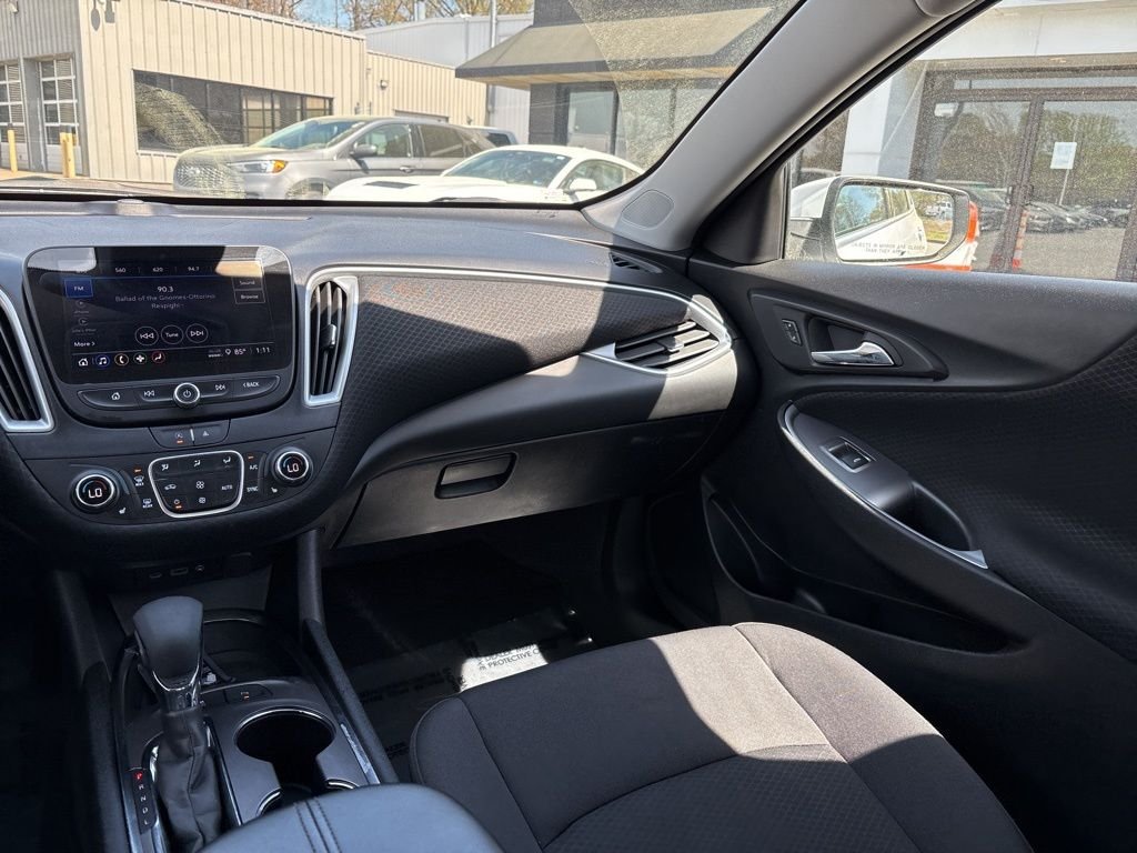 Used 2024 White Chevrolet LT image 11