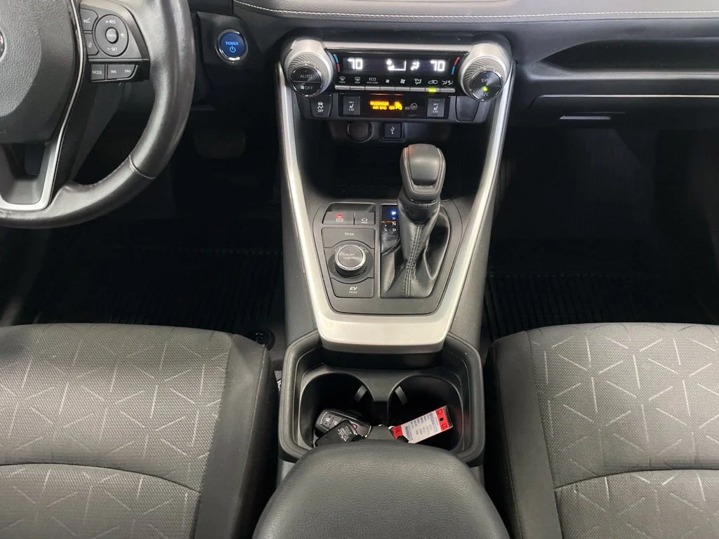 Used 2021  Toyota XLE image 10