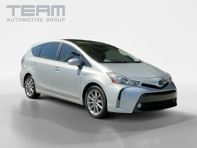 2015 Toyota Prius v Five