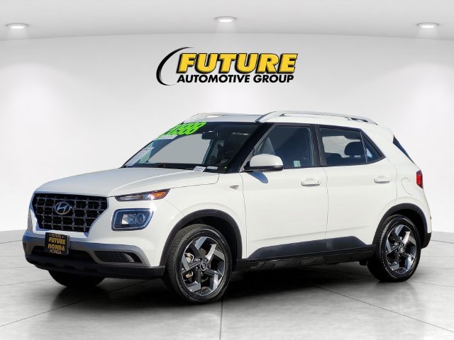Used 2025 White Hyundai SEL image 5