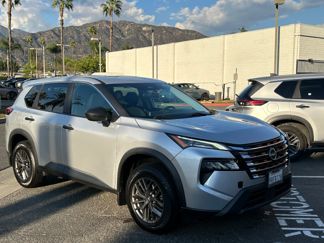 Used 2024 Silver Nissan S image 2