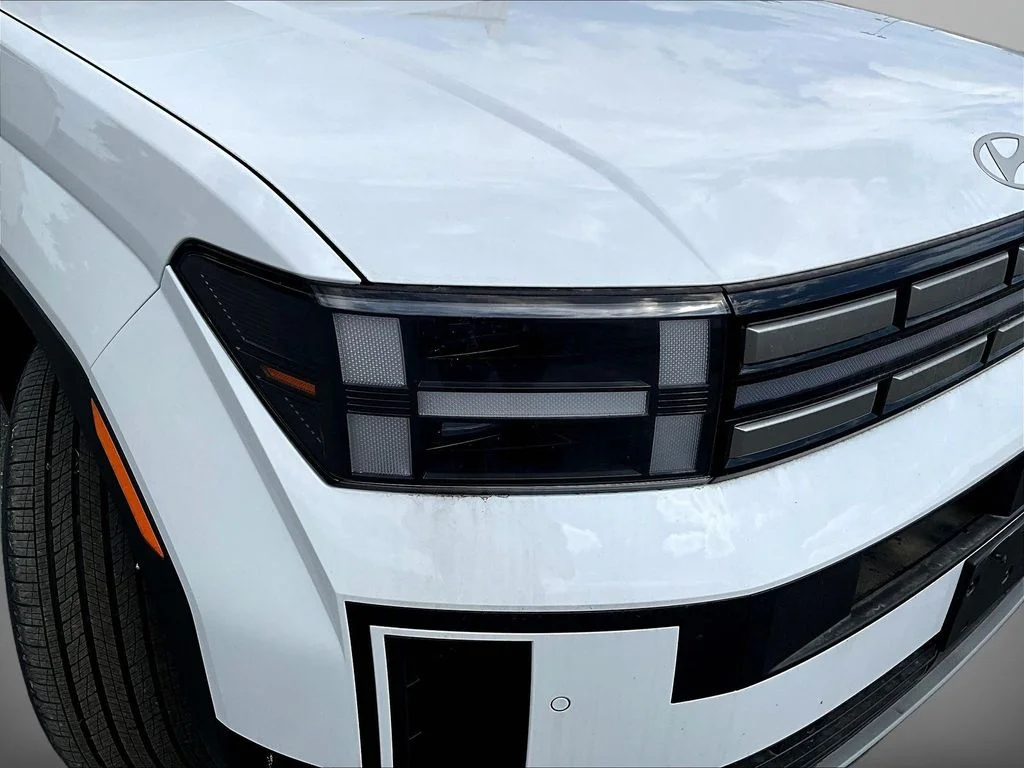 New 2026 White Hyundai SE image 32