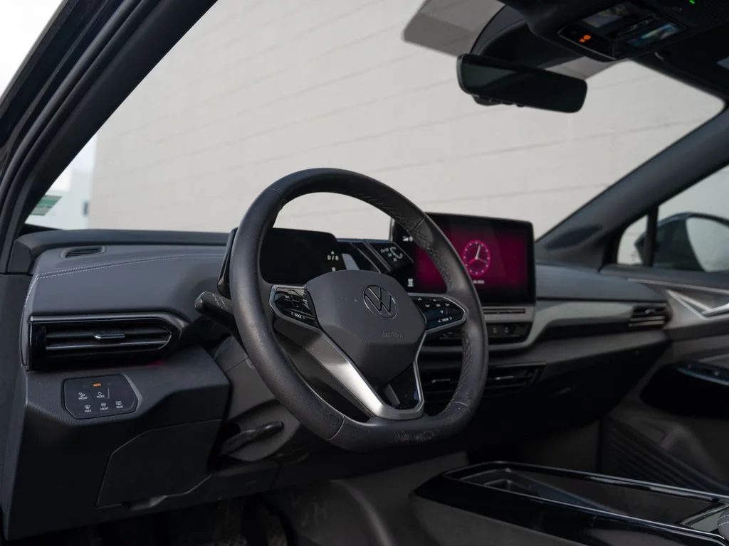 Used 2023 Black Volkswagen Pro S Plus image 4
