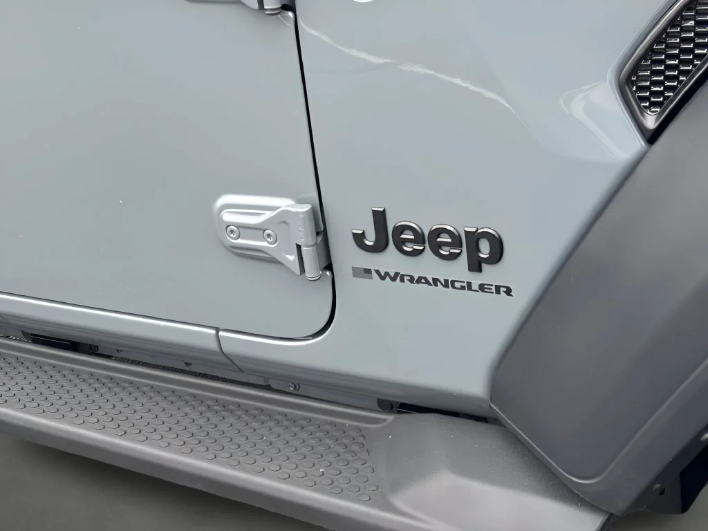 Used 2025 Gray Jeep Sport S image 31