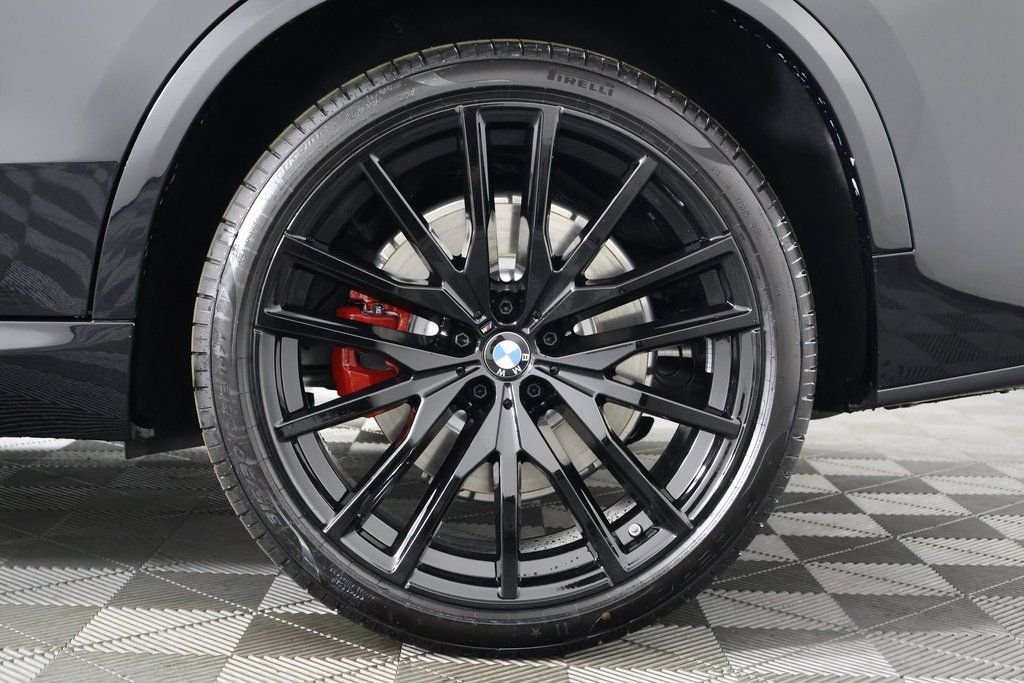 New 2026 Black Sapphire Metallic BMW M60i image 10