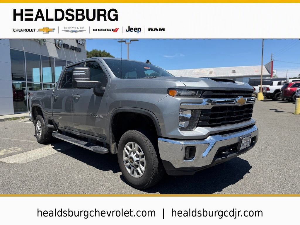 Used 2025 Sterling Gray Metallic Chevrolet LT image 7