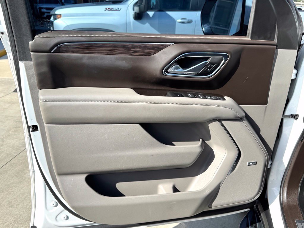 Used 2022 White Chevrolet LT image 10